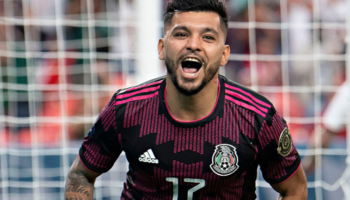 Rayados y Sevilla llegan a un acuerdo por 'Tecatito' Corona