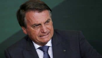 Policía de Brasil registra la casa de Bolsonaro y le retira el pasaporte por presunta trama golpista