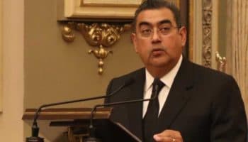 Por hacer campaña a favor de Sheinbaum y Morena piden bajar publicaciones a gobernador de Puebla