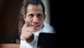 Venezuela ordena arresto de Juan Guaidó