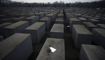 'No olvidamos ni perdonamos'; Conmemoran el Día Internacional en Memoria del Holocausto