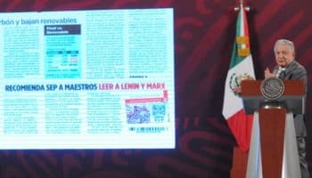 AMLO defiende contratación de exfuncionario chavista en la SEP