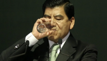 Revocan prisión domiciliaria a Mario Marín; lo regresan al penal del altiplano