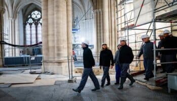 Macron dice que reconstrucción de Notre Dame quedará en 2024