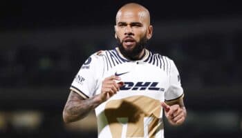 Revocan condena por violación al futbolista brasileño Dani Alves
