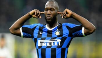 Sancionan a casi 200 aficionados de la Juve por insultos racistas a Lukaku | Video