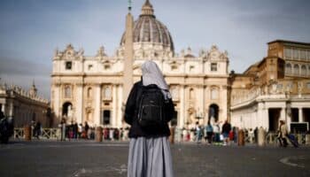 Iglesia dividida sobre mayor inclusión femenina; busca 'rendición de cuentas' ante escándalos sexuales