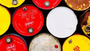 Precios del petróleo suben por preocupaciones sobre una crisis en Medio Oriente