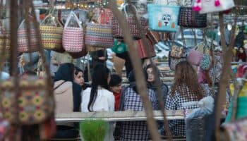 Irán instala cámaras para identificar y sancionar a mujeres sin hiyab