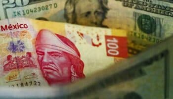 Peso mexicano retrocede tras alcanzar su mejor nivel en 4 meses