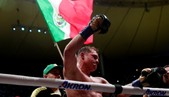 'Canelo' Álvarez mantiene su título indiscutido en Guadalajara de forma unánime | Crónica