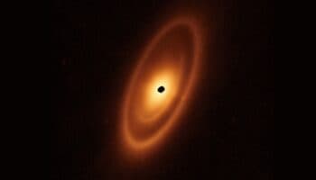 Descubren cinturones de polvo rodeando una de las estrellas más brillantes