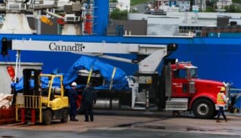 Detectan posibles 'restos humanos' entre los escombros del submarino Titán