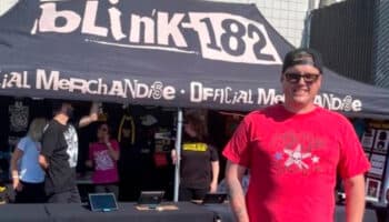 Cardi B critica a hijastro de multimillonario desaparecido en ruta al Titanic por ir a concierto de Blink-182