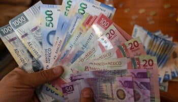Peso cotiza en 17.02 por dólar en el Día de Independencia de EU