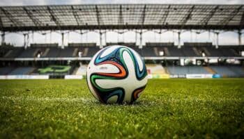 FIFA y FIFPRO se comprometen a combatir los casos de ciberacoso en el fútbol
