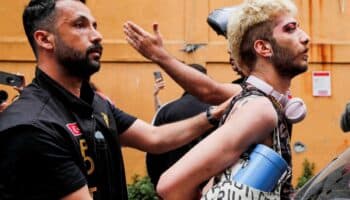 Al menos 90 detenidos en desfiles del Orgullo en Turquía