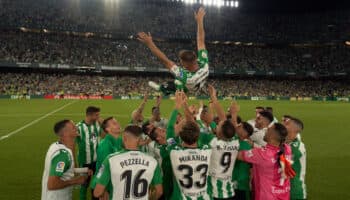 Joaquín Sánchez se va del futbol entre lágrimas y como un mito | Video