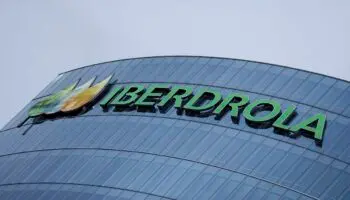 México formaliza la compra de 13 plantas de Iberdrola