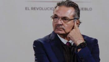 Pemex trabajará en mejorar perfil de endeudamiento: Romero