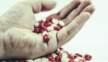 Periodista afgano se suicida tras ser negada su solicitud de asilo en EU