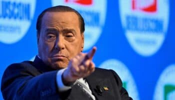 Perfil: Berlusconi, el empresario político y el escándalo