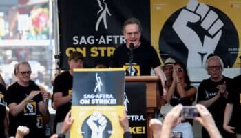 Bryan Cranston, de Breaking Bad, se lanza contra CEO de Disney