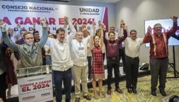 Mirador político, patear el balón | Artículo