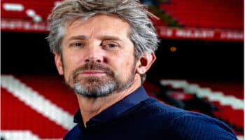 Permanece Edwin van der Sar en la Unidad de Cuidados Intensivos | Tuit
