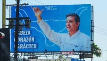 Ahora denuncia Morena espectaculares de Cabeza de Vaca