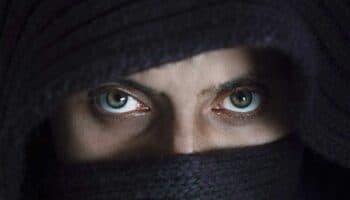 Policía de Irán continuará con la campaña para reimponer el velo