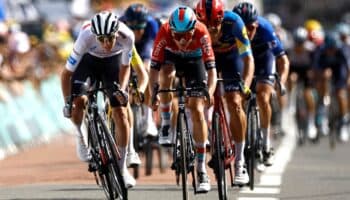 Prohíben a ciclistas transgénero participar en competencias femeninas