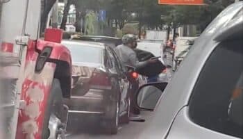 Tiene 17 años y roba hasta la maleta de un auto en Periférico | Video