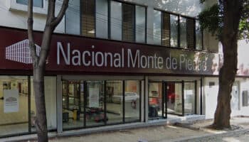 Asaltante se queda atrapado en sucursal de Monte de Piedad