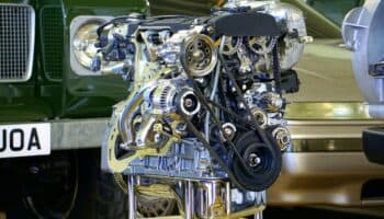 Baja déficit comercial; industria automotriz impulsa exportaciones