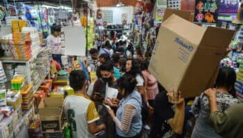 Confianza de consumidor sube por tercer mes consecutivo