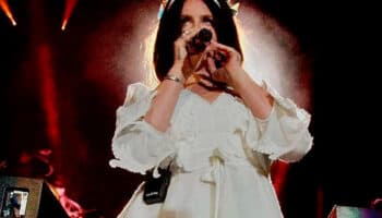 Fans de Lana del Rey reportan haber terminado en el hospital por accidente en concierto en CDMX