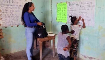 Chiapas: Maestra hondureña abre escuela para hijos de solicitantes de asilo