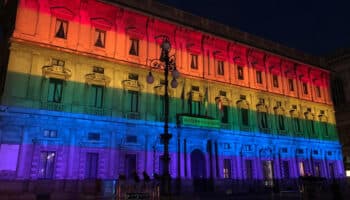 Milán reanuda inscripción a hijos de padres homosexuales solo si hay un "progenitor biológico"