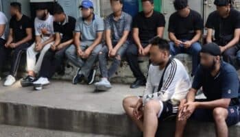 Rescatan a 18 migrantes hacinados en Chiapas; detienen a 4 que los transportaban