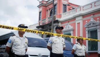 Fiscalía de Guatemala suma 20 hrs de cateos a Tribunal Electoral y 'secuestra' actas | Video