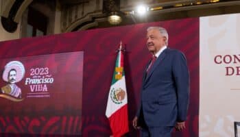 INE ordena a AMLO mostrar advertencia en mañanera sobre expresiones electorales