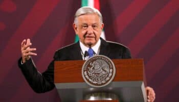 AMLO explica el significado del bastón de mando