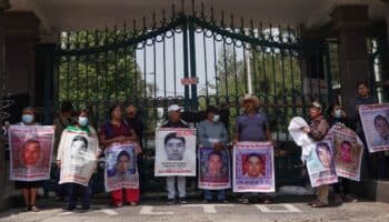 Padres de Ayotzinapa piden que AMLO no sea obstáculo