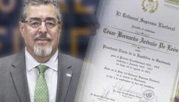 Guatemala: Tribunal Electoral entrega a Bernardo Arévalo su constancia como presidente electo
