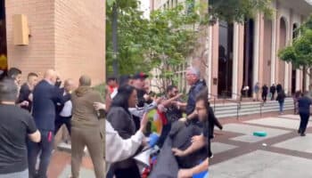 Video | Embajador turco en EU sufre ataque de grupo armenio radical