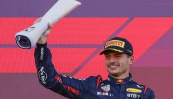 F1: Verstappen arrasa en Japón y 'Checo' se retira en la vuelta 15