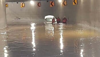 Zapopan: Mueren 2 personas luego de que su vehículo se inundó en paso a desnivel