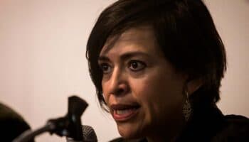 Mujeres y políticos que no eran pobres se involucraron con narcos porque querían más: Anabel Hernández