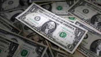 Dólar regresa con fuerza; alcanza máximo en 7 meses